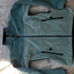 Arc'teryx women's S/P windproof goretex jacket
